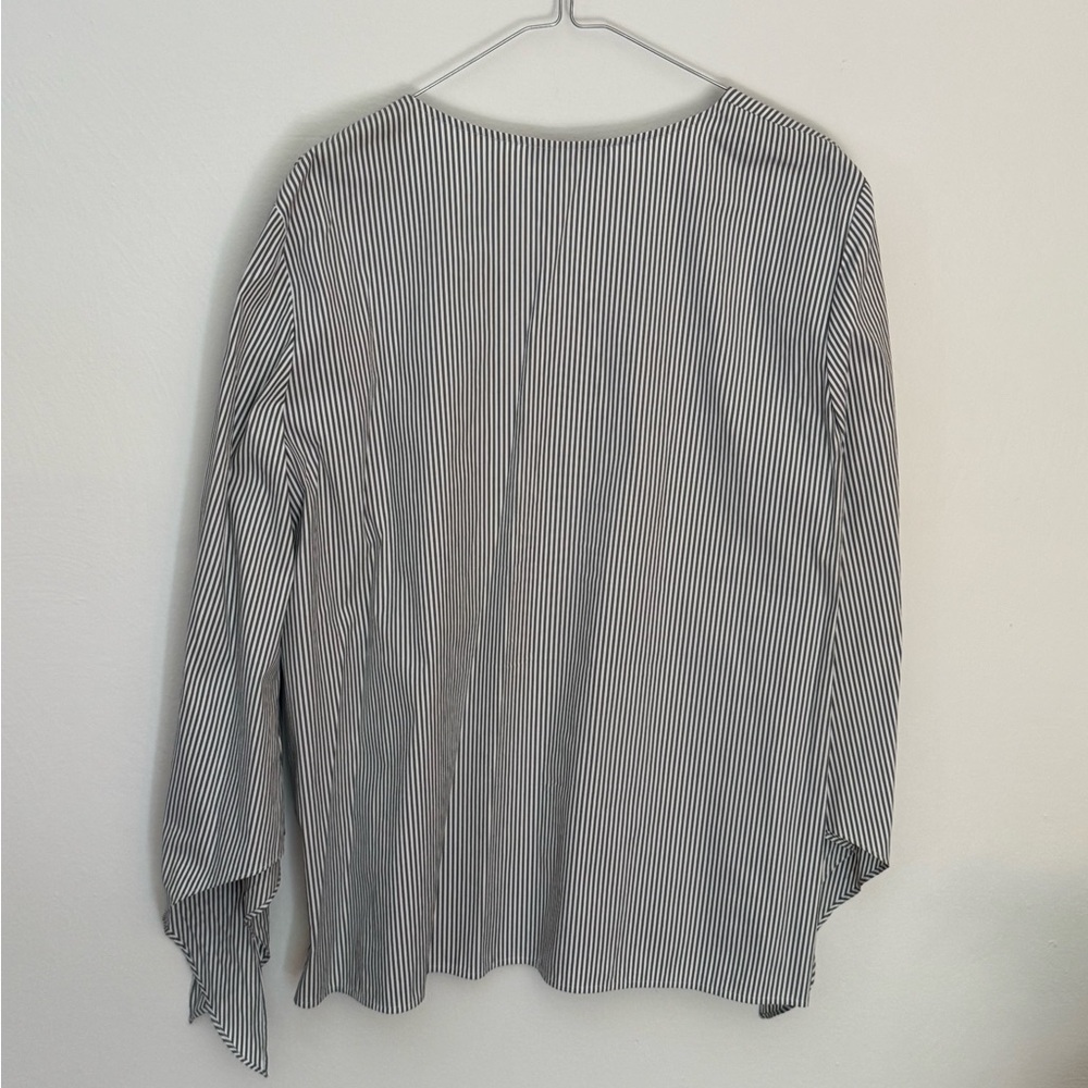 Lafayette 148 New York Grey and White Striped Casual Shirt Size L - Picture 2 of 4